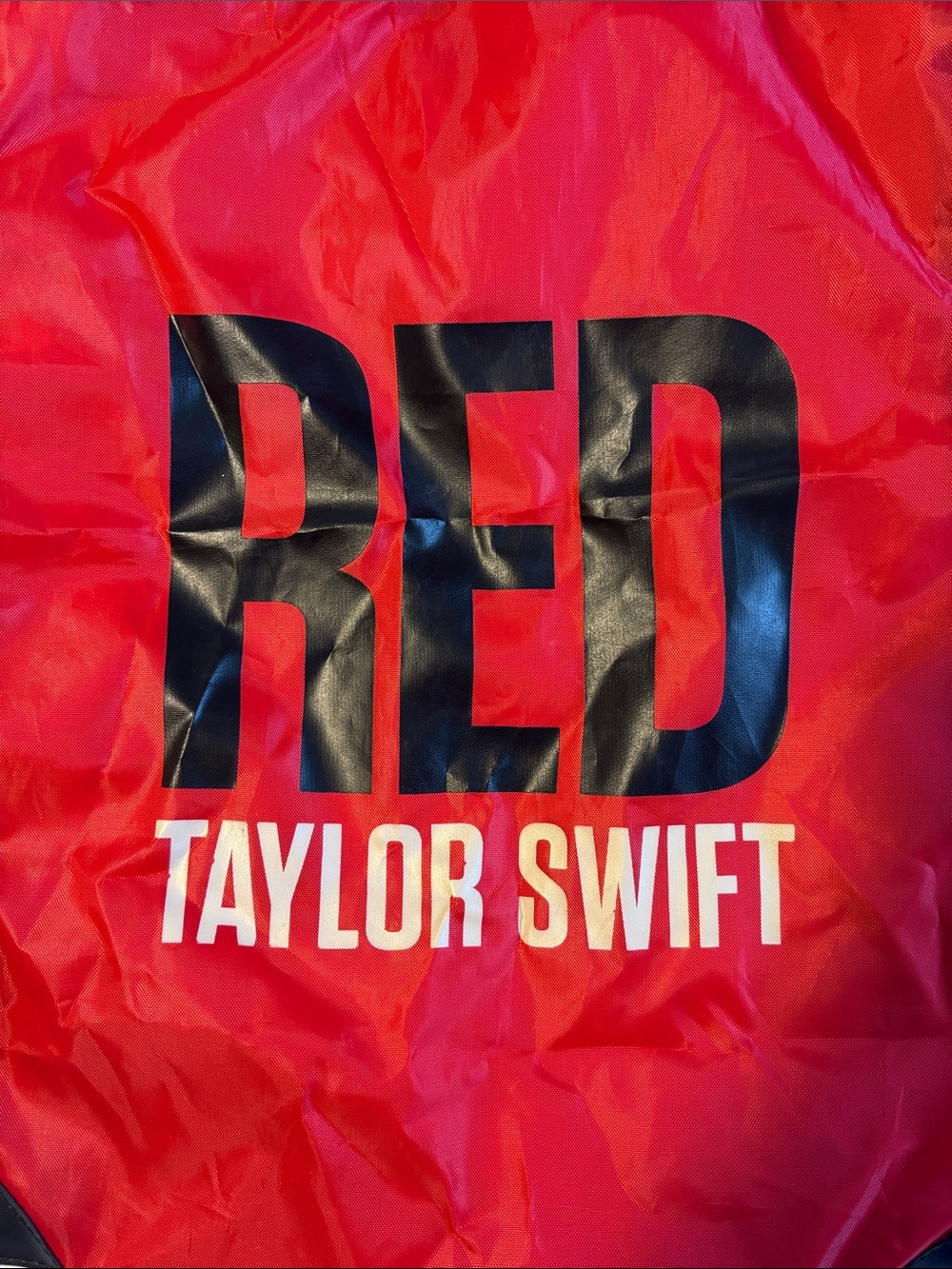 Taylor Swift Red Tour Drawstring Backpack - Picture 3 of 3